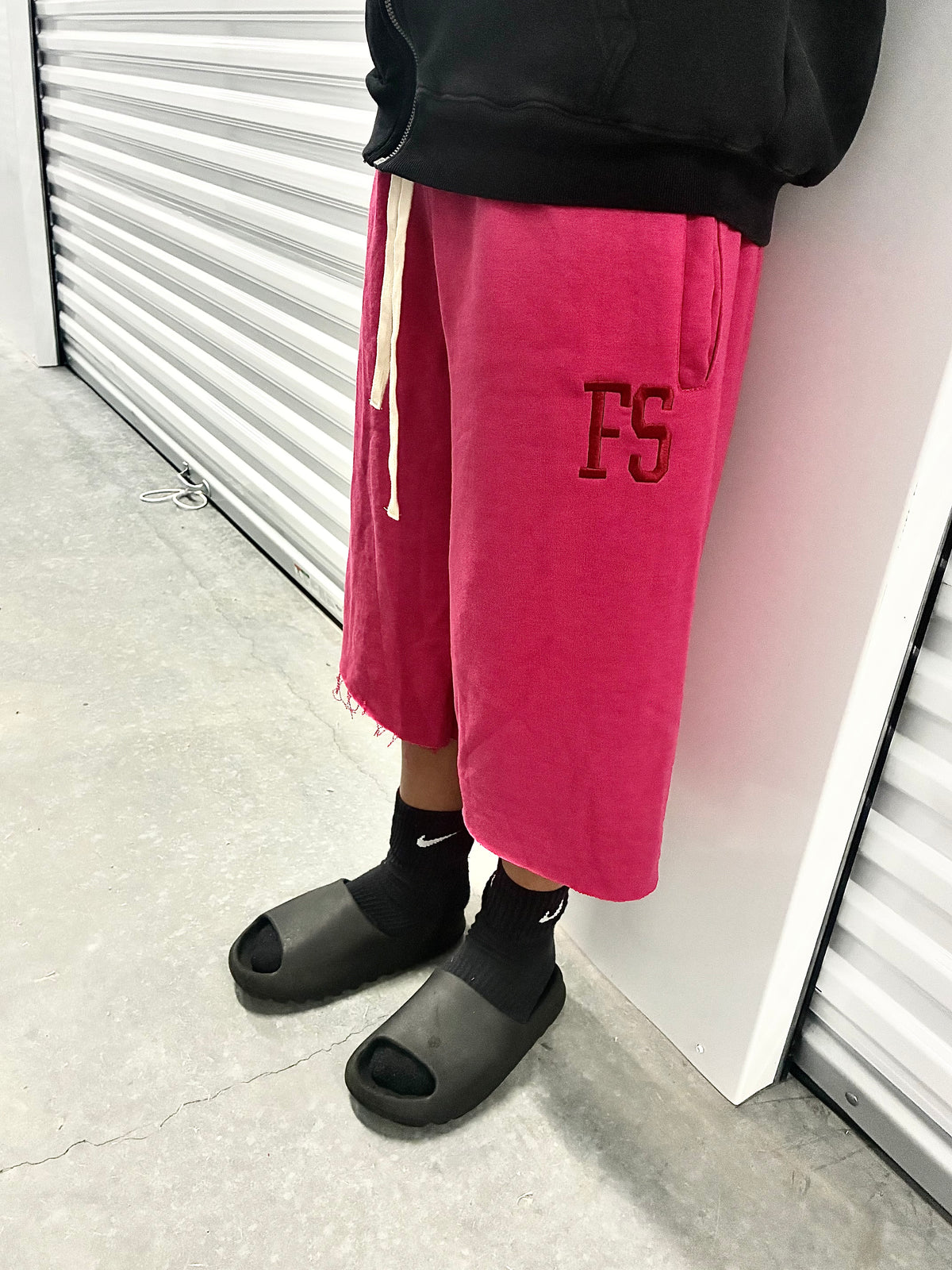 FILTHY PINK BERRY 3/4 SHORTS